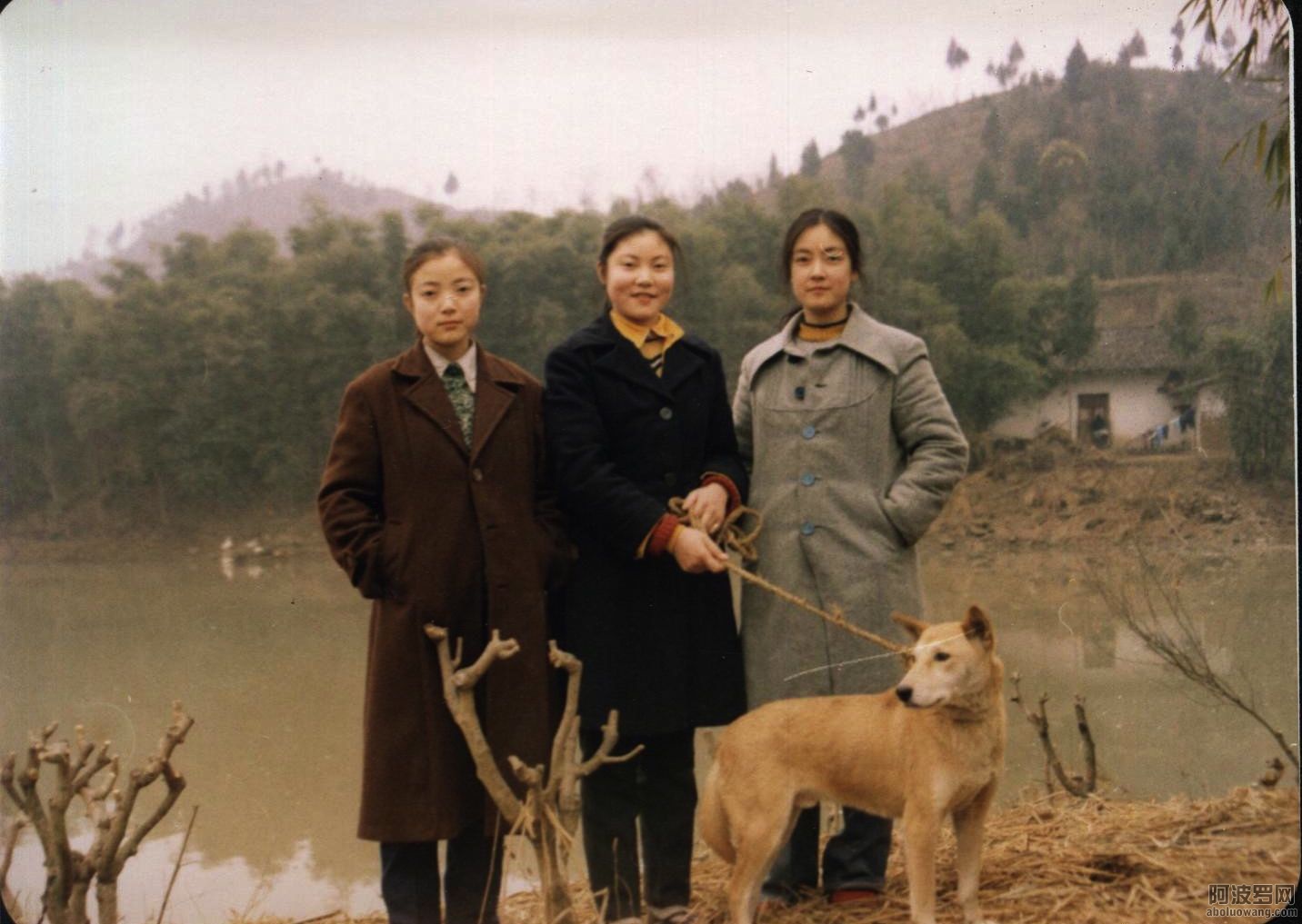1-80 sisters in Zhongjiang.jpg