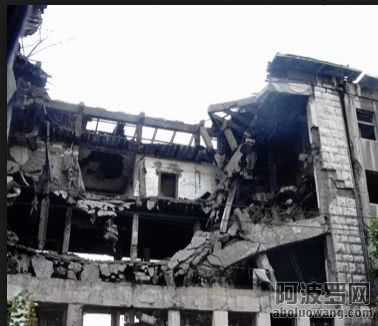 被炸后的中国驻南斯拉夫使馆.jpg