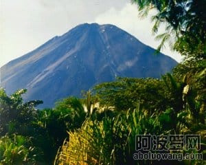 Costa-Rica-Travel-Guide-Arenal-Volcano-cropped