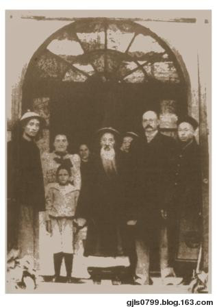 1895年，清两江总督张之洞和美国人的合影.jpg